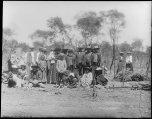 Noongar group, early 1900s. Courtesy State Library of Western Australia, The Battye Library 012523PD